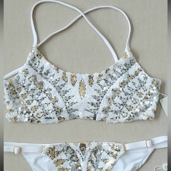 Beach Bunny Sloane Sequin Bikini Top - Picture 1 of 4
